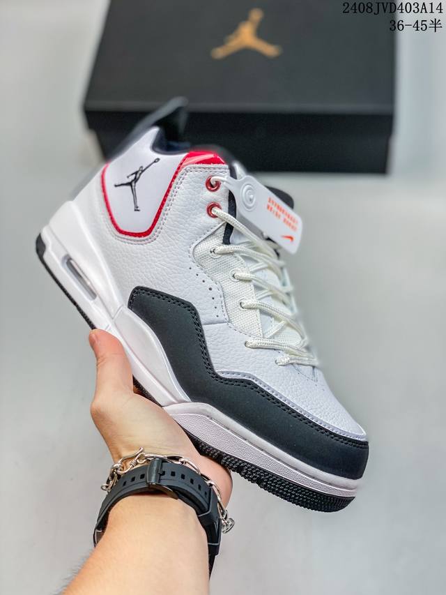 air Jordan Courtside 23 黑白紫 Aj23 乔丹23代 Aj23 乔23 黑紫 小藤原浩 乔丹篮球鞋系列 整体采用黑白主色，搭配水晶大底，