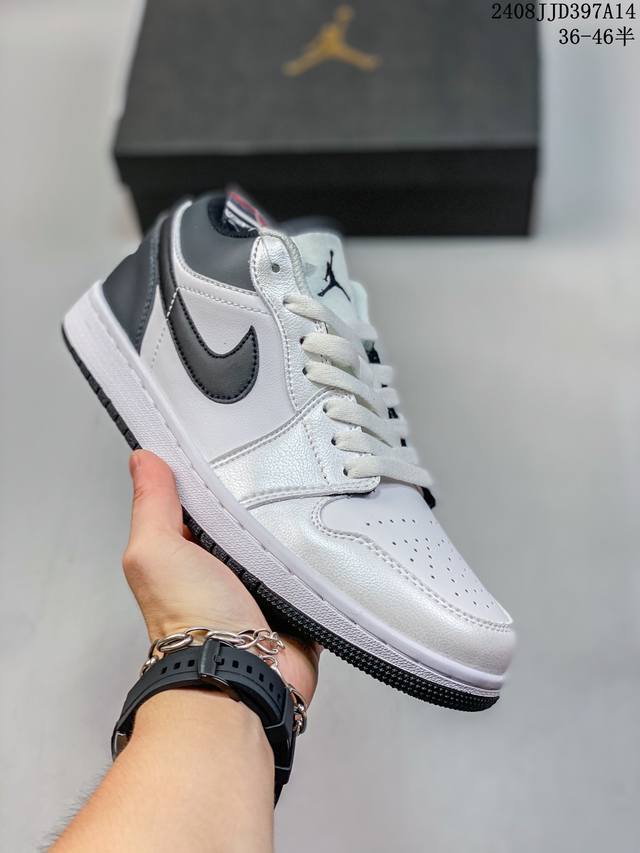 真标 Air Jordan 1 Low Se Aj1乔1低帮休闲板鞋 同步官方配色 官方货号:553558-132 尺码:36 36.5 37.5 38 38.