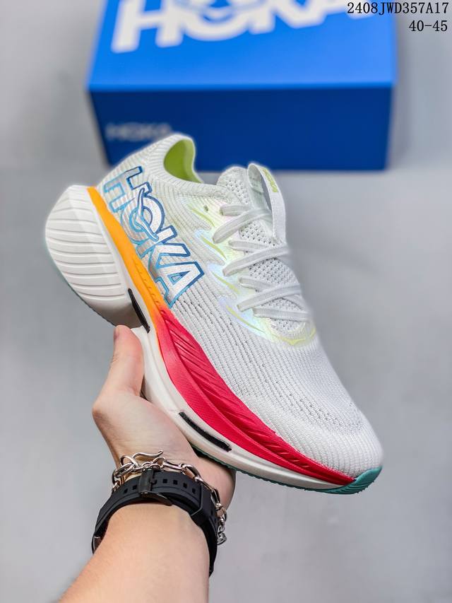 hoka One One男女款夏季专业竞速跑鞋cielo X1耐磨稳定透气新款 低帮专业越野跑步鞋 实拍首发 相较于前几代mafate包裹感更好 跟speedg