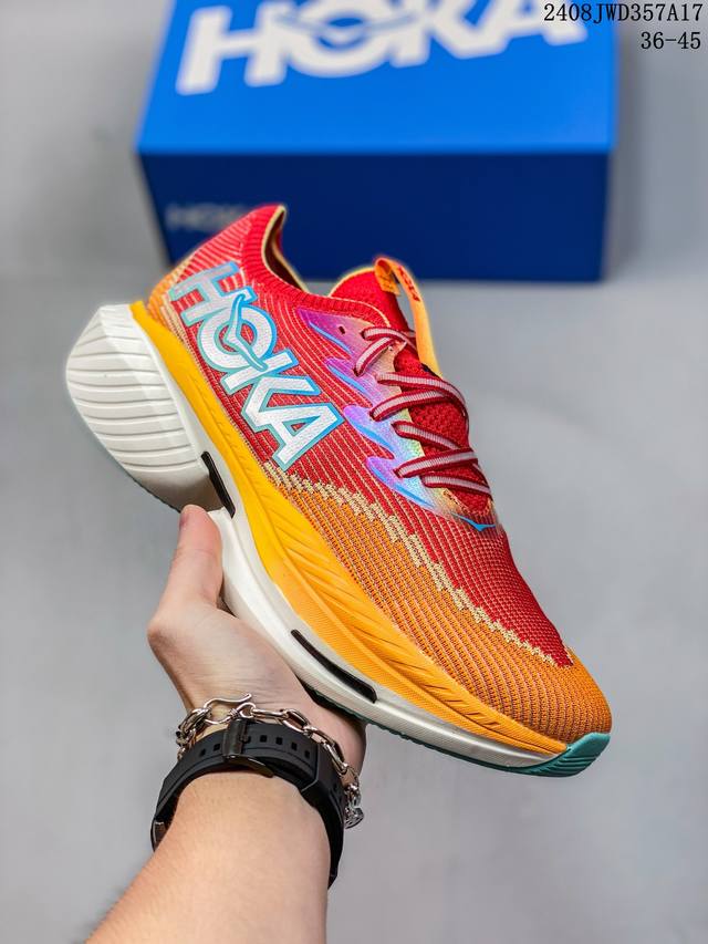 hoka One One男女款夏季专业竞速跑鞋cielo X1耐磨稳定透气新款 低帮专业越野跑步鞋 实拍首发 相较于前几代mafate包裹感更好 跟speedg