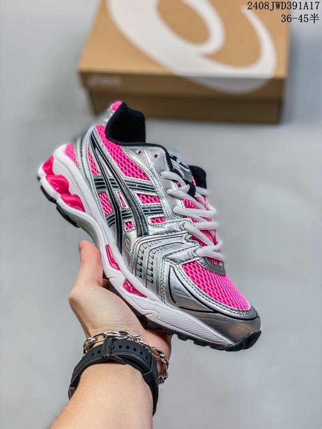 asics Gel-Kayano 14 亚瑟士经典跑鞋 如今机能风和户外风吹得正劲，便是主打“Urban Outdoor机能越野风格”，城市和户外场景都能轻松应