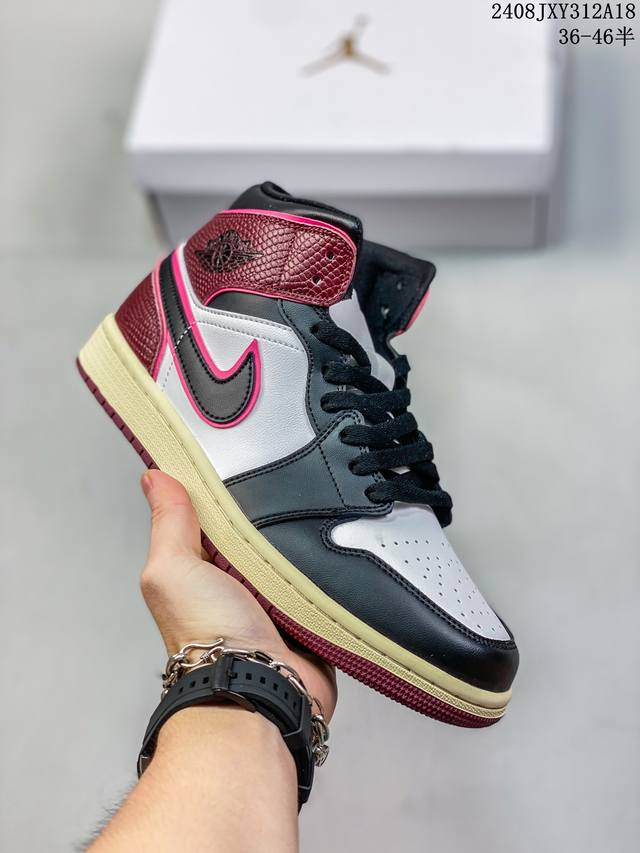 头层公司级真标nike Air Jordan 1 Retro Mid Aj1乔丹一代中帮经典复古文化休闲运动篮球鞋 尺码:36一46含半码 08Jxy312A1