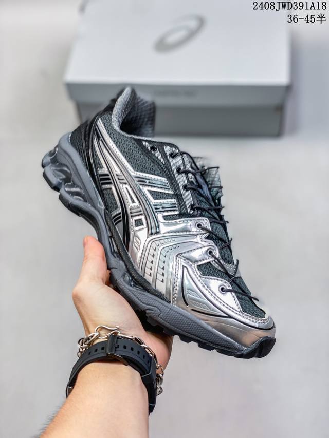 asics Gel-Kayano 14 亚瑟士经典跑鞋 如今机能风和户外风吹得正劲，便是主打“Urban Outdoor机能越野风格”，城市和户外场景都能轻松应