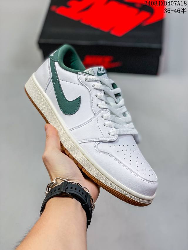 头层皮带半码 耐克 乔丹air Jordan 1 Low Aj1 乔1 乔丹1代aj1 低帮复古文化休闲运动篮球鞋。该鞋款从 5 年元年款汲取设计灵感，焕新演绎