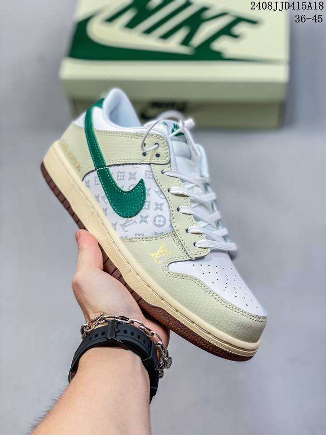 耐克nike Sb Zoom Dunk Low 板鞋 系列经典百搭休闲运动板鞋加厚鞋舌的填充，使舒适性大大提升，同时也更方便穿脱中底部分则加入了脚感柔软舒适zo