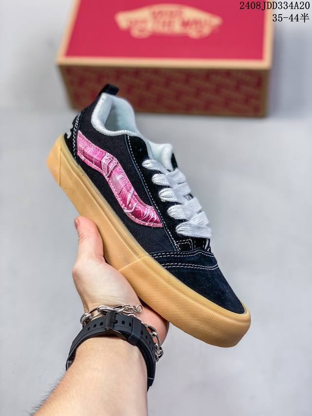 peachesxvans Knuskoo 面包鞋黑粉防滑轻便低帮板鞋男女同款黑粉 颜色：Vans 面包黑粉刺绣 货号：Vn0009Qcb9P 尺码：35 36