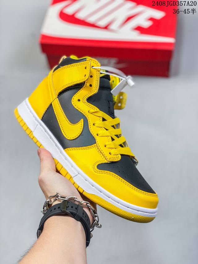 公司级带半码 耐克nike Sb Zoom Dunk Low 板鞋 系列经典百搭休闲运动板鞋加厚鞋舌的填充，使舒适性大大提升，同时也更方便穿脱中底部分则加入了脚