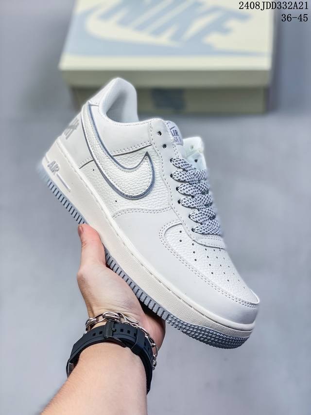 耐克 Nike Air Force 1 '07空军一号中帮百搭休闲运动板鞋。柔软、弹性十足的缓震 08Jdd332A21