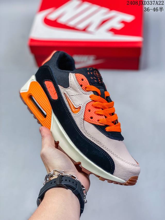 真标耐克nike Air Max 90 经典复古小气垫缓震跑鞋 鞋面由皮和革织物打造，犀利的条线打造出酷劲十的足视觉效果 网布鞋增面强透气性，穿着为极舒适 经可