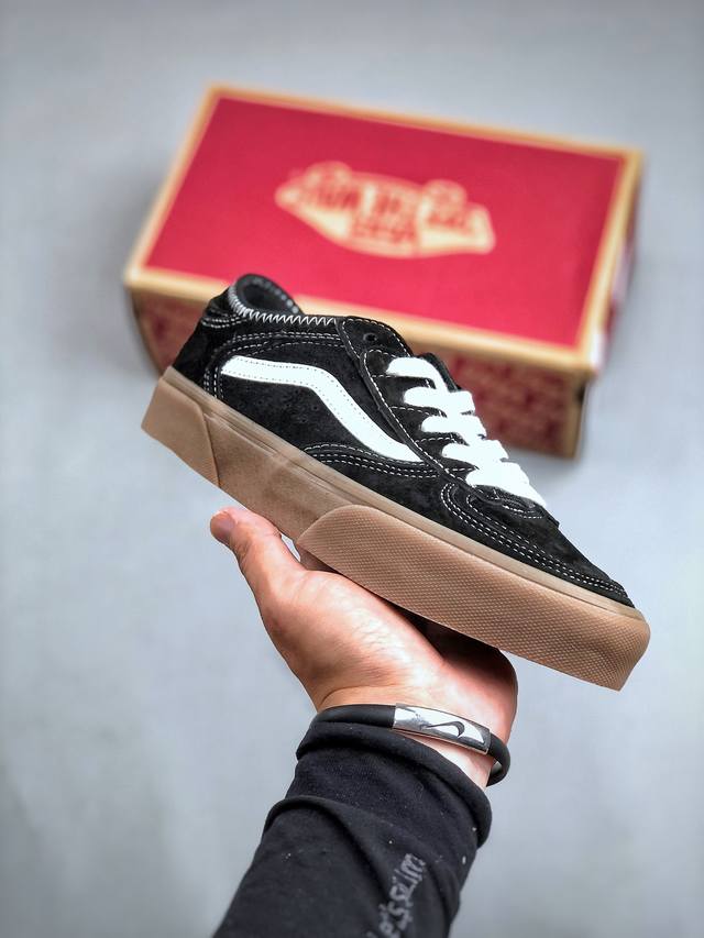 z vans Classics Knu Skool 范斯官方新款 刺绣小花厚鞋舌面包鞋 vans联名超火的土豆鞋，复古经典，鞋头放大、包边上移加厚、鞋舌加厚。V