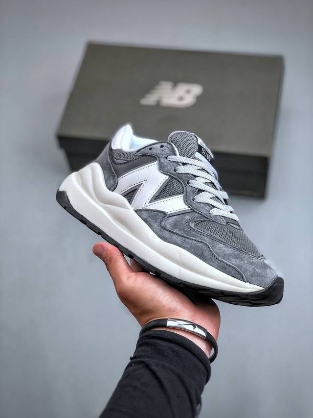 newbalance 新百伦 Nb5740 运动鞋厚底增高男鞋5740系列舒适轻便简约百搭休闲鞋 57 40运动鞋为爱舒适又追求时尚的人士而设计，采用抢眼的80