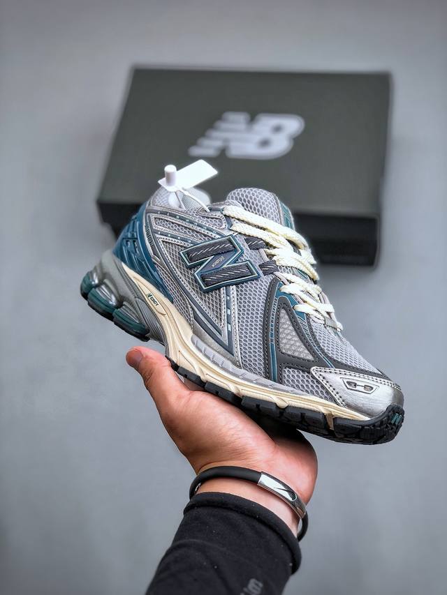 new Balance M1906系列复古单品宝藏老爹鞋款 公司级版本复古元素叠加 质感超级棒 楦版型材料细节做工精细 作为nb最经典的档案鞋型之一 与 2一样