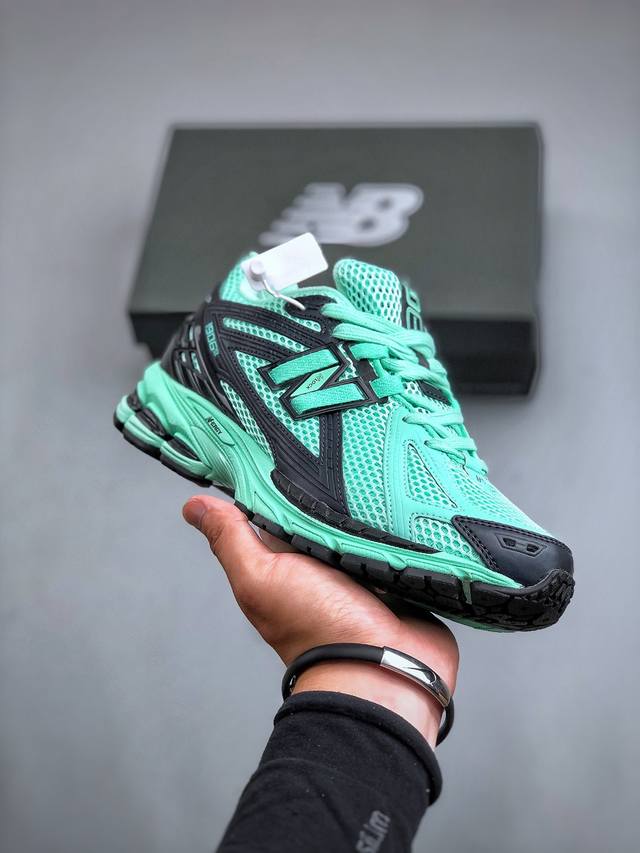 new Balance M1906系列复古单品宝藏老爹鞋款 公司级版本复古元素叠加 质感超级棒 楦版型材料细节做工精细 作为nb最经典的档案鞋型之一 与 2一样