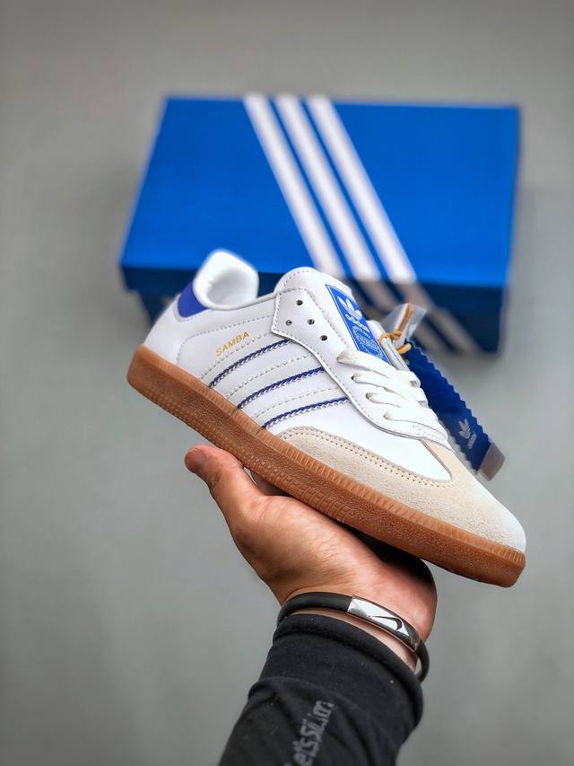 adidas Originals Samba 此款鞋采用近几年比较流行的版型设计，外观时尚大气。鞋底采用耐磨的材质，穿上它，让您感觉到舒适的体验。货号：Ig23