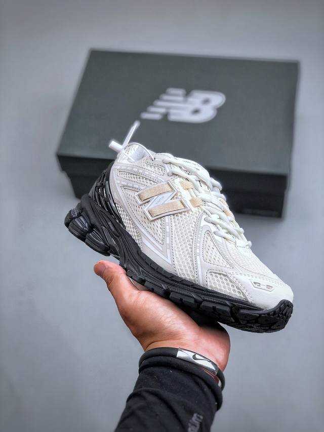 new Balance 1906系列复古老爹风休闲运动慢跑鞋 M1906Rco #采用轻质牛剖革拼接透气网眼衬垫织物鞋面材质 T-Beam大底提供足步弓支撑，保