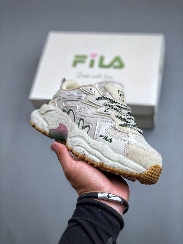 fila Fusion 斐乐 蕨草鞋 摩登系列 复古休闲运动老爹鞋 货号：F12M411116Fsc 尺码：39-44.5 半