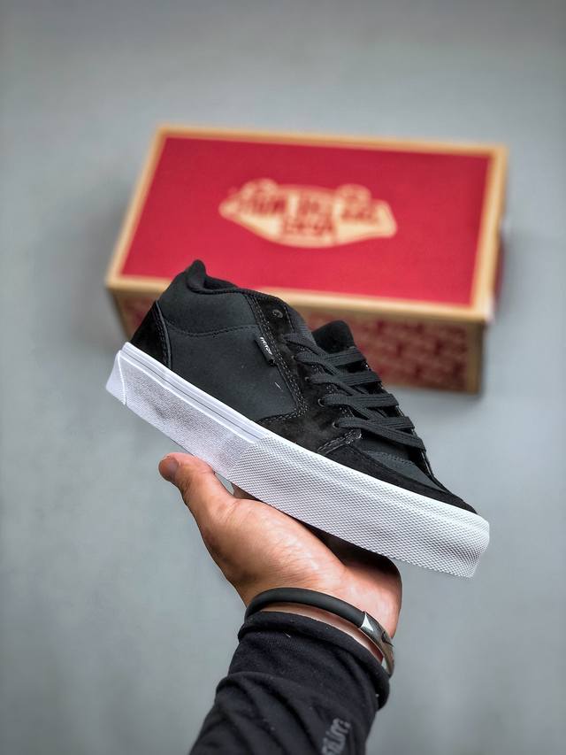 z vans Chukka Push 防滑耐磨 低帮 板鞋 男女同款 黑白色 尺码：35-44 半