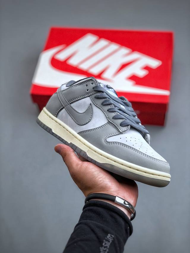 nike Sb Dunk Low Cool Grey And Football Grey 酷灰 独家版型蒸餾加工帶來的是更好的视觉和脚感体验 清洁度 电绣工艺