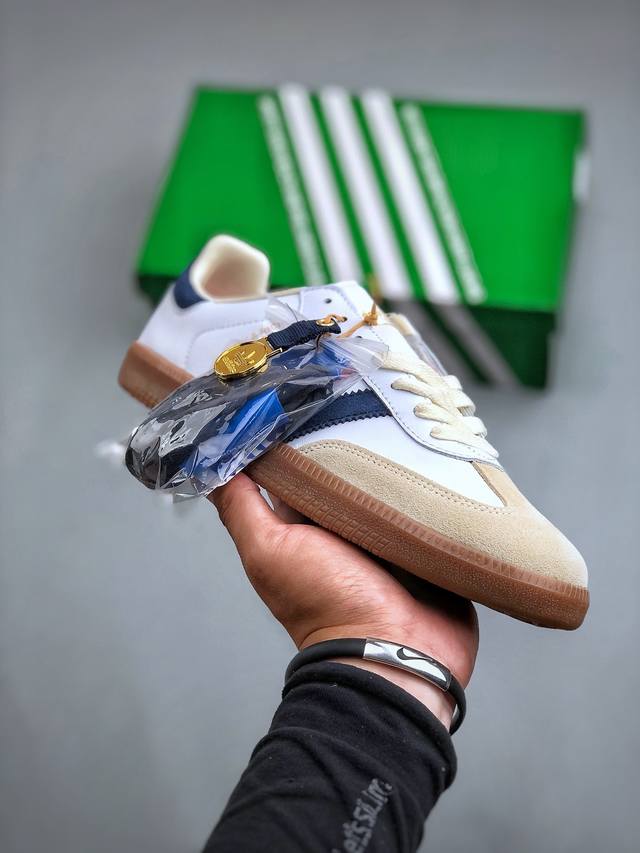 adidas Originals Samba Og Olympics 桑巴舞系列绅士德训足球风百搭低帮休闲运动板鞋“联名白藏蓝学院红金牌”Ih8338 尺码：3