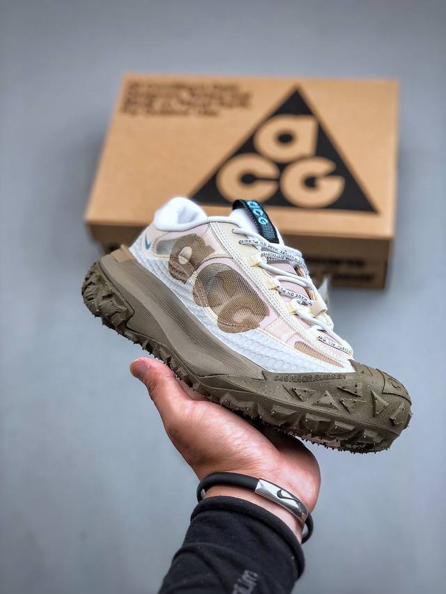 nike Acg Mountain Fly Low Gtx Se 登山系列运动鞋 采用匠心设计，打造耐穿迅疾风格，让你在沙漠、峡谷和深山中探险时也能像在城市一般