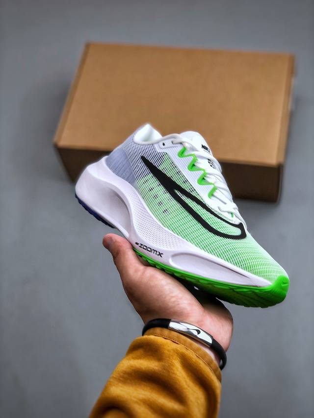 nike Zoom Fly 5 Prm 耐克超弹轻盈跑步鞋 Dm8968-101 #鞋款搭载 Flyknit 材料 打造出众弹性 易于穿脱。采用react技术