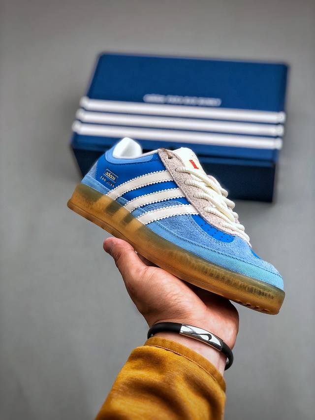 adidas Originals Bad Bunny Gazelle Indoor 三叶草休闲防滑耐磨低帮板鞋鞋头出色设计 塑就出众贴合感稳固的后跟贴合足部曲线