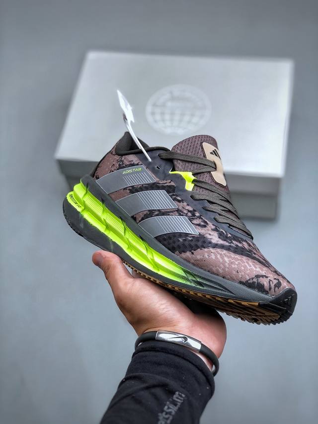 adidas Adistar 清风系列马拉松休闲跑鞋 实拍首发 Adistar将柔软、轻便的 Repetitor泡棉平台与更坚固的repetitor +泡棉相结