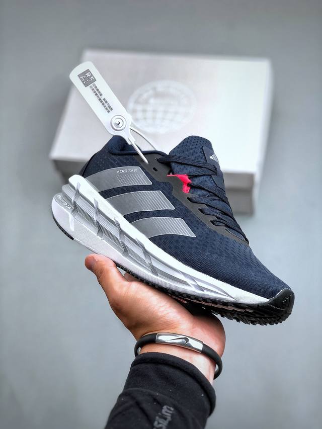 adidas Adistar 清风系列马拉松休闲跑鞋 实拍首发 Adistar将柔软、轻便的 Repetitor泡棉平台与更坚固的repetitor +泡棉相结