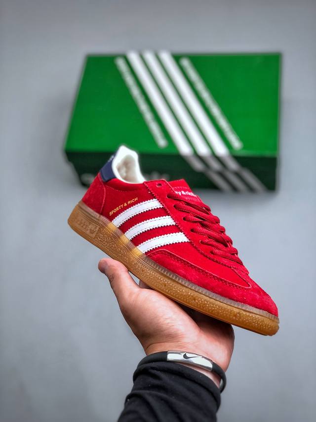 阿迪达斯 Adidas Handball Spezial 三叶草学院风复古休闲德训鞋 橡胶底柔软皮革经典运动鞋板鞋圆头、缝合拼接设计、正面绑带、鞋舌部位附有标贴