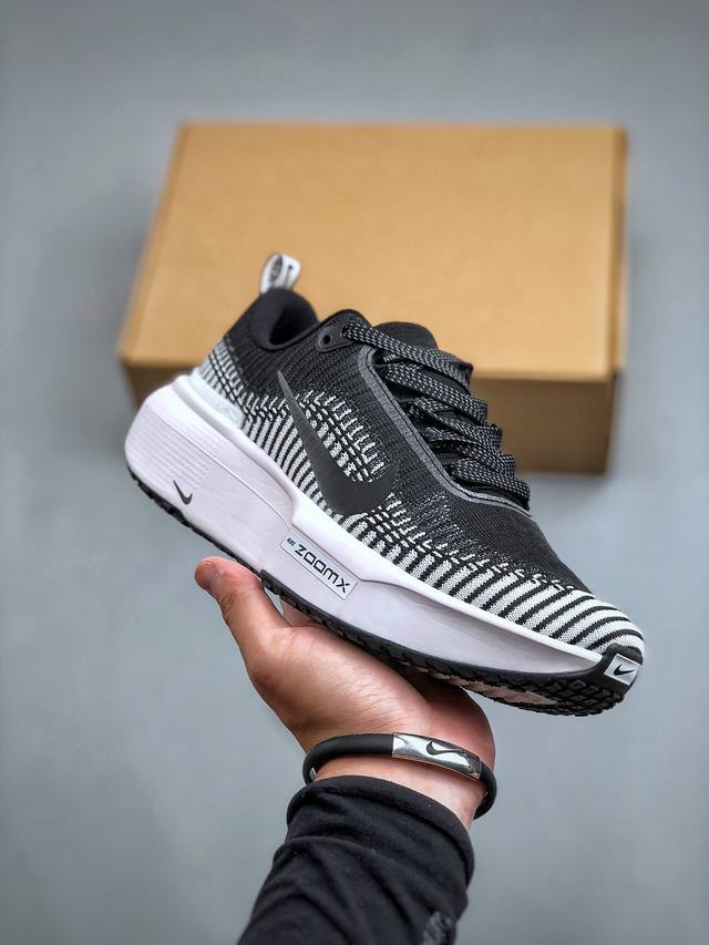 nike Zoomx Invincible Run Fk 3机能风格 跑步鞋搭载柔软泡绵，在运动中为你塑就缓震脚感。设计灵感源自日常跑步者，提供稳固支撑力和非凡