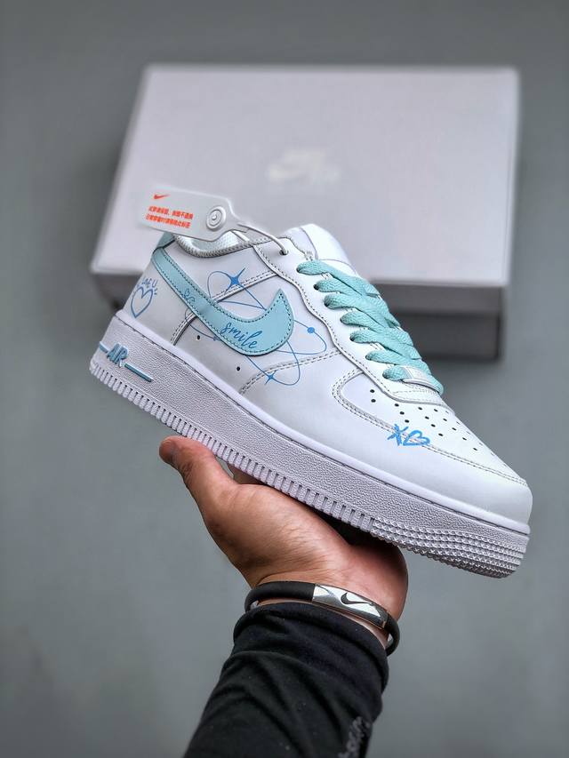 nike Air Force 1 Low 07 原楦头原纸板 打造纯正低帮空军版型专注外贸渠道 全掌内置蜂窝气垫 原盒配件 原厂中底钢印、拉帮完美 官方货号：C