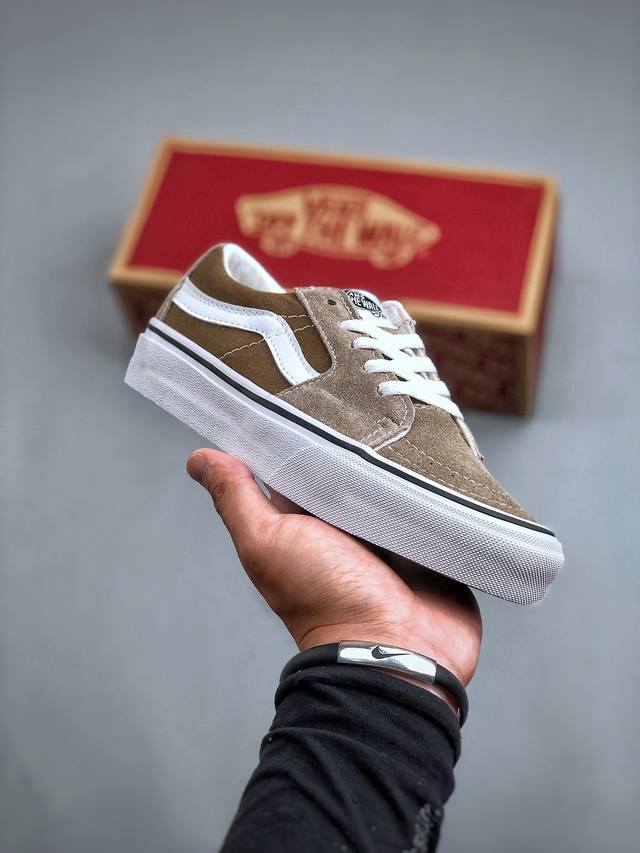 z 定义简约百搭款 极力强烈推荐 vans Sk8-Low 质感绿棕拼色 范斯官方 全新一代复古撞色 低帮硫化休闲帆布鞋 该鞋款以白线勾勒出整体造型效果，以穿搭