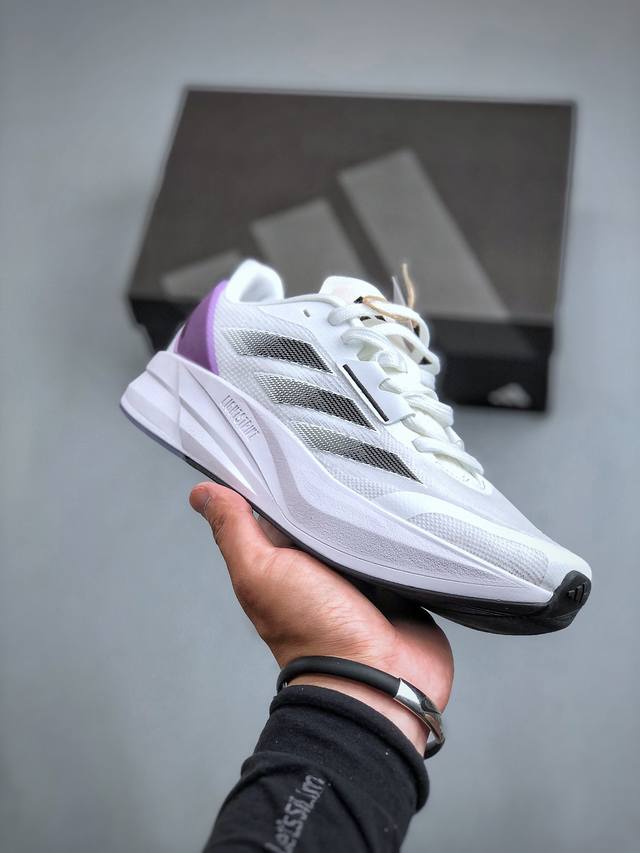 adidas Duramo Speed M轻盈休闲运动跑鞋 Adidas跑鞋设计总是呈现出一种经典低调的感觉，但ultra Boost与alphabounce这