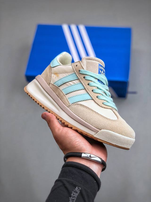 adidas Originals Sl 72 Rs 阿迪休闲防滑耐磨低帮板鞋经典低帮设计和橡胶外底，采用舒爽尼龙鞋面，绒面革饰面和皮革细节搭载着 Ecotex