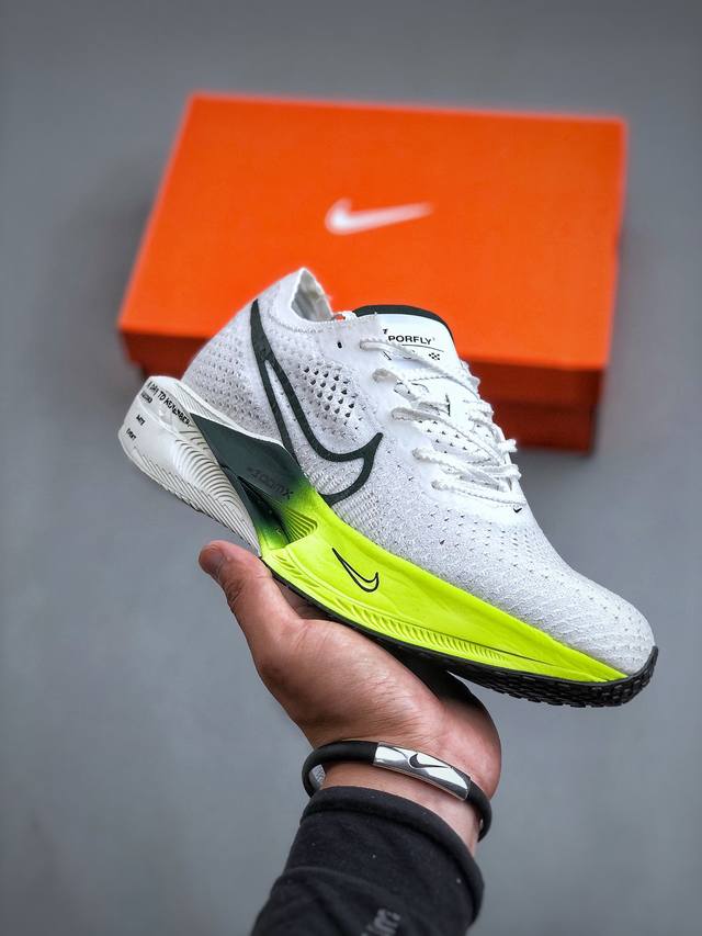 nike Zoomx Vaporfly Next%3 白绿全网唯一正确组合大底高端零售专供产物 全掌flylate真碳板 非市面通货tpu塑料板之类 一体式发泡