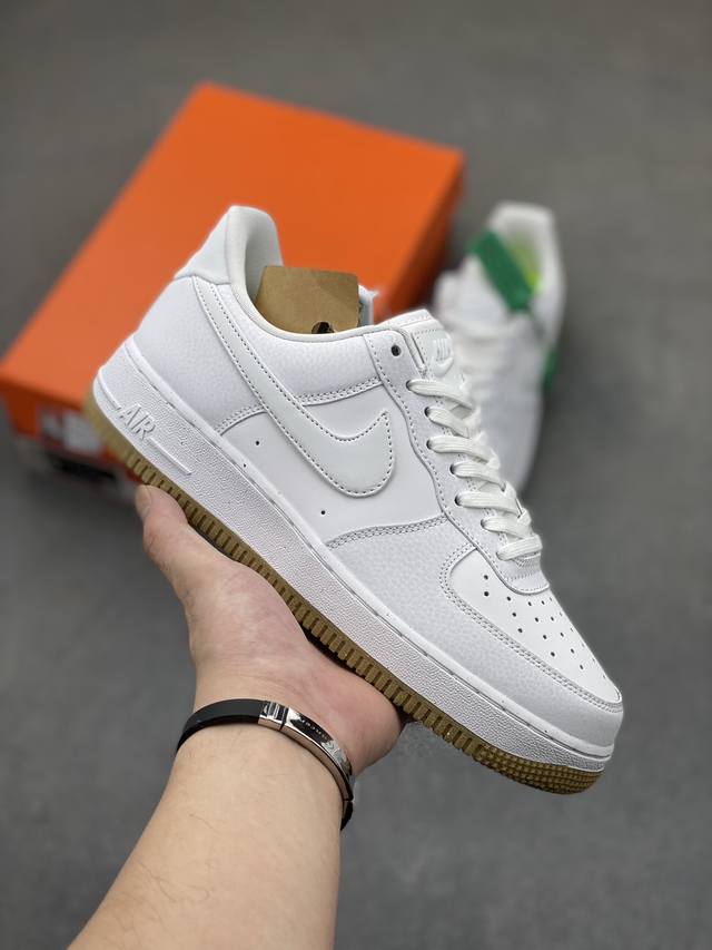 独家实拍 Hy版本 内置芯片，可扫码版，支持手机nfc识别！ 纯原级别 Nike Air Force 1 Low 原厂冲刀皮料切割干净 无任何毛边 清洁度细节完