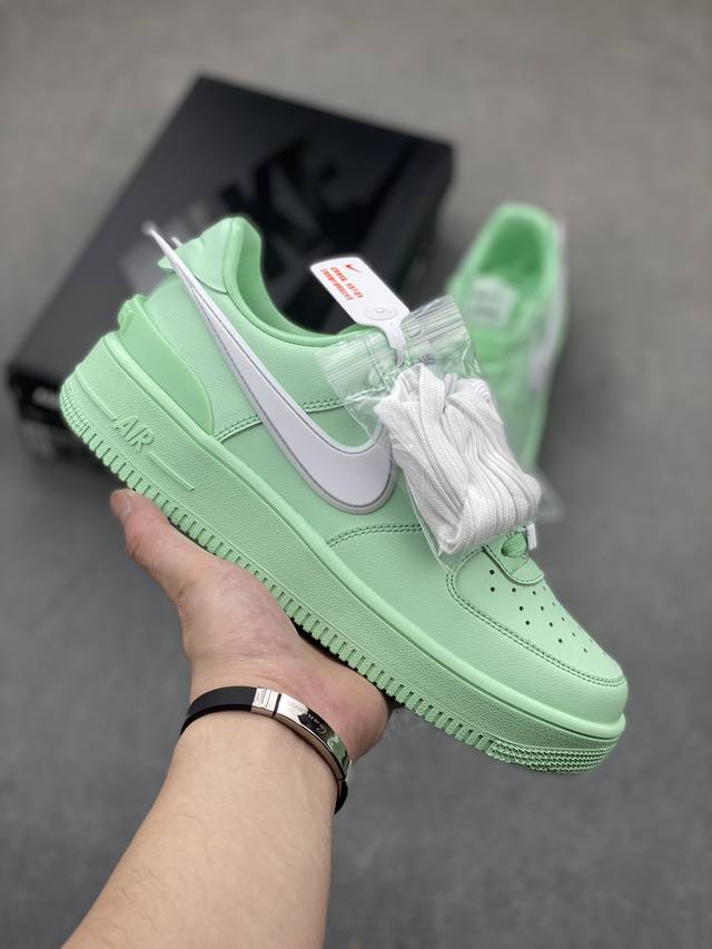 ambush X Nk Air Force 1'07 Low 联名款 空军一号低帮休闲板鞋“薄荷绿” #鞋面采用了优质原厂皮革，标志性的 Swoosh 延伸至鞋