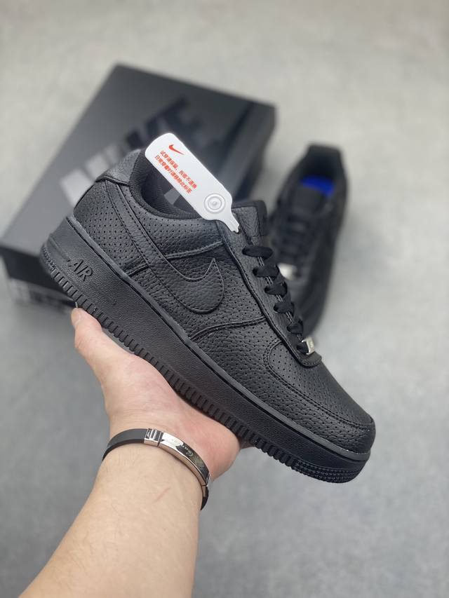 nike Air Force 1 Low 冲孔全黑 空军一号低帮运动休闲板鞋 原楦头原纸板 打造纯正空军版型 专注外贸渠道 全掌内置蜂窝气垫 原盒配件 原厂中底