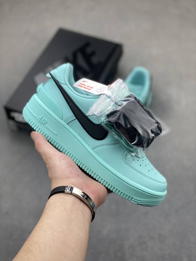 ambush X Nk Air Force 1'07 Low 联名款 空军一号低帮休闲板鞋“湖水蓝” #鞋面采用了优质原厂皮革，标志性的 Swoosh 延伸至鞋