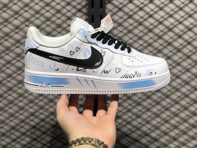 air Force 1 Low 原装级别 原楦头原纸板 打造纯正空军版型专注外贸渠道 全掌内置蜂窝气垫 原盒配件 原厂中底钢印、拉帮完美 货号：Cw 8 11