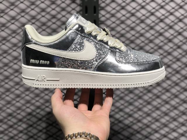 air Force 1 Low 原装级别 原楦头原纸板 打造纯正空军版型专注外贸渠道 全掌内置蜂窝气垫 原盒配件 原厂中底钢印、拉帮完美 货号：Af 6 01