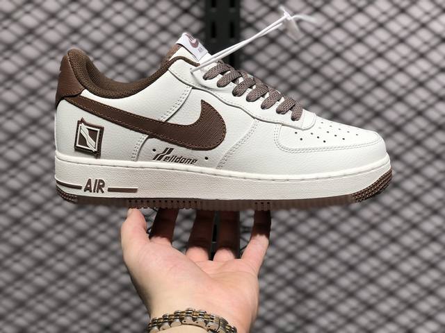 air Force 1 Low 原装级别 原楦头原纸板 打造纯正空军版型专注外贸渠道 全掌内置蜂窝气垫 原盒配件 原厂中底钢印、拉帮完美 货号：Wd 1115