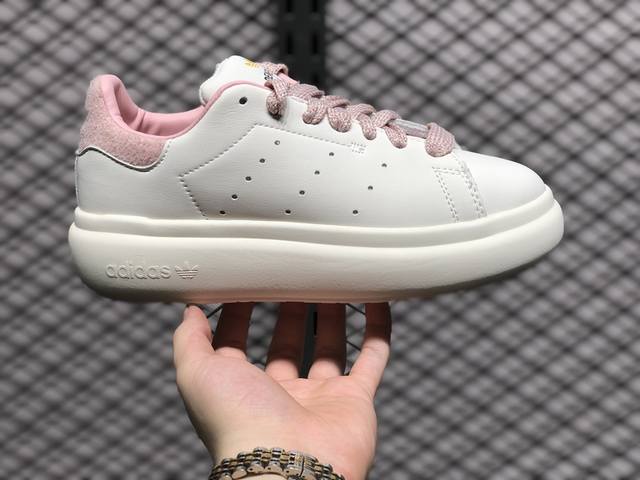 adidas Originals Stan Smith Pf 史密斯面包版系列 松糕经典厚底板鞋 此次全新鞋型选择 Originals 最经典的 Stan S