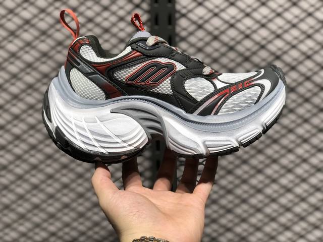 balenciaga Sportyt B 10Xl 巴黎世家 网布系带 低帮 做旧 系带厚底老爹鞋 鞋款延续了近年来大火的“老爹鞋’鞋型，同时又通过特殊系带的