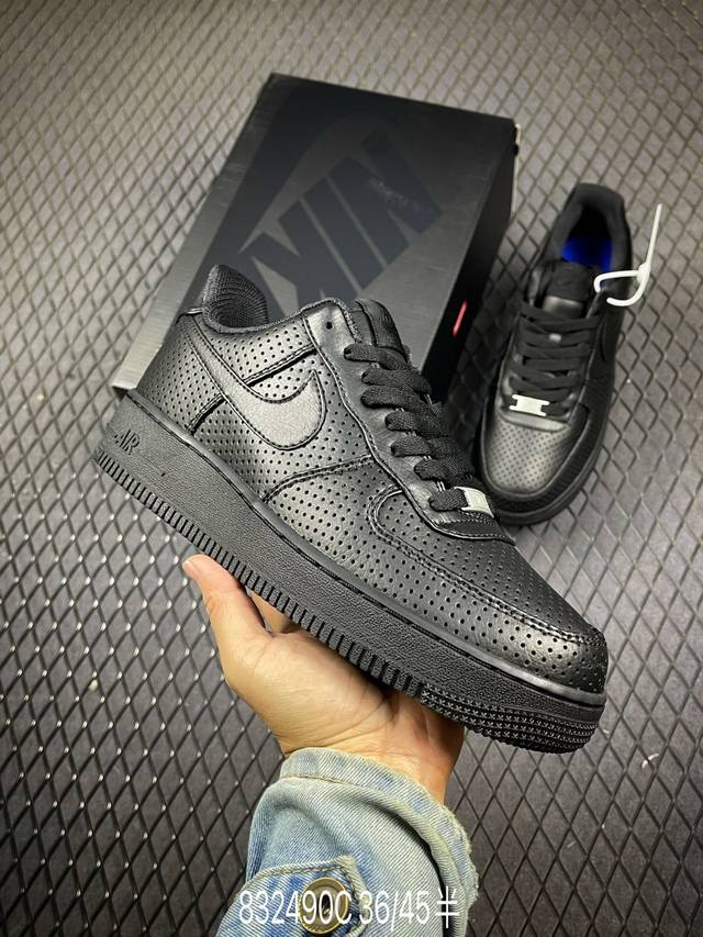 c 耐克nike Air Force 1 Low 空军一号 低帮百搭休闲运动板鞋。柔软、弹性十足的缓震性能和出色的中底设计，横跨复古与现代的外型结合，造就出风靡