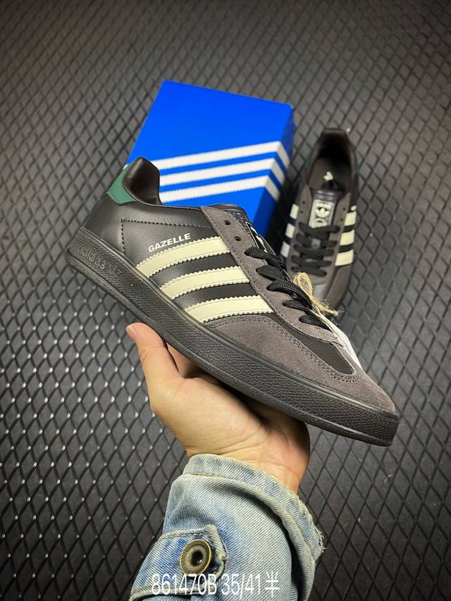 b Adidas Originals Gazelle Indoor 黑棕 三叶草休闲防滑耐磨低帮板鞋 鞋头出色设计 塑就出众贴合感 稳固的后跟贴合足部曲线设计