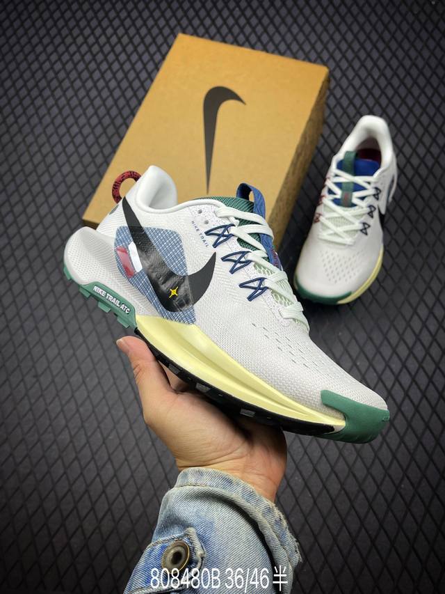 b 公司级nike Reactx Pegasus Trail 5 next Nature 越野跑步鞋 登月兼顾迅疾外观和稳固脚感 后跟覆面和中足动态支撑巧妙融合