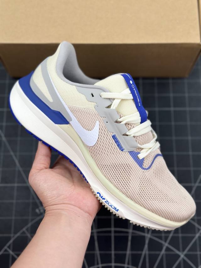 本地 核心私 耐克nike Air Zoom Winflo 25 网透面气 训跑练步鞋 该鞋款采用改良版网眼布和增加泡棉设计，专为驾驭耐力跑而设计，出色的缓震性