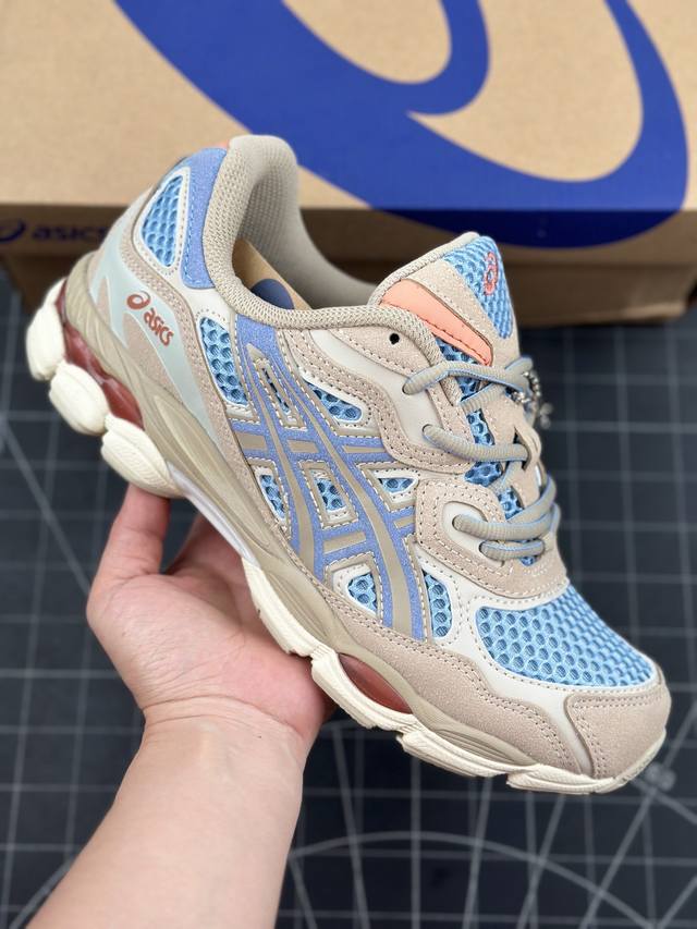 本地 核心私 asics Gel-Nyc 亚瑟士运动休闲透气专业跑鞋 鞋面采用反绒皮与网布拼接 透气舒适兼具休闲时尚 结合简明的配色 展现品牌的传承及引领复古流