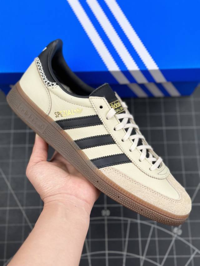 本地 核心私 阿迪达斯adidas Originals Handball Spezial W 手球运动员系列百搭休闲运动板鞋 这款来自阿迪达斯的这款handba